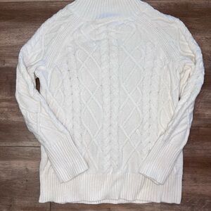 Talbot’s Petite preppy classic Elegant White Cable Knit Sweater, small